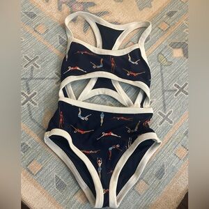 Cute with cut outs! EUC